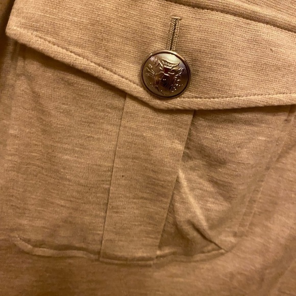 St JOHN CASUAL SKIRT TAN IN COLOR WITH POCKETS SIZE 12 - Picture 4 of 10
